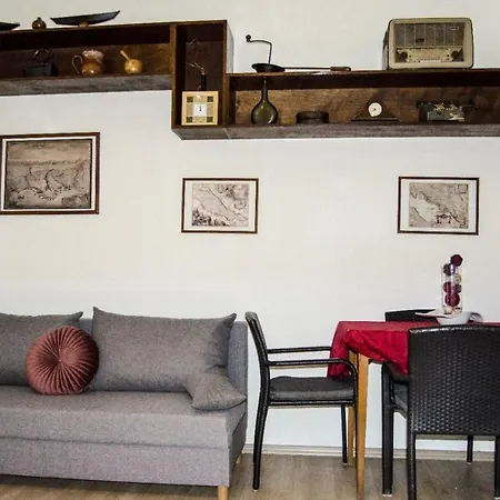 Piadeno - Central And Comfortable Apartman *